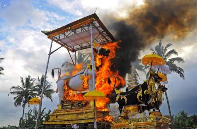 Upacara Ngaben: Ritual Pembakaran Jenazah di Bali